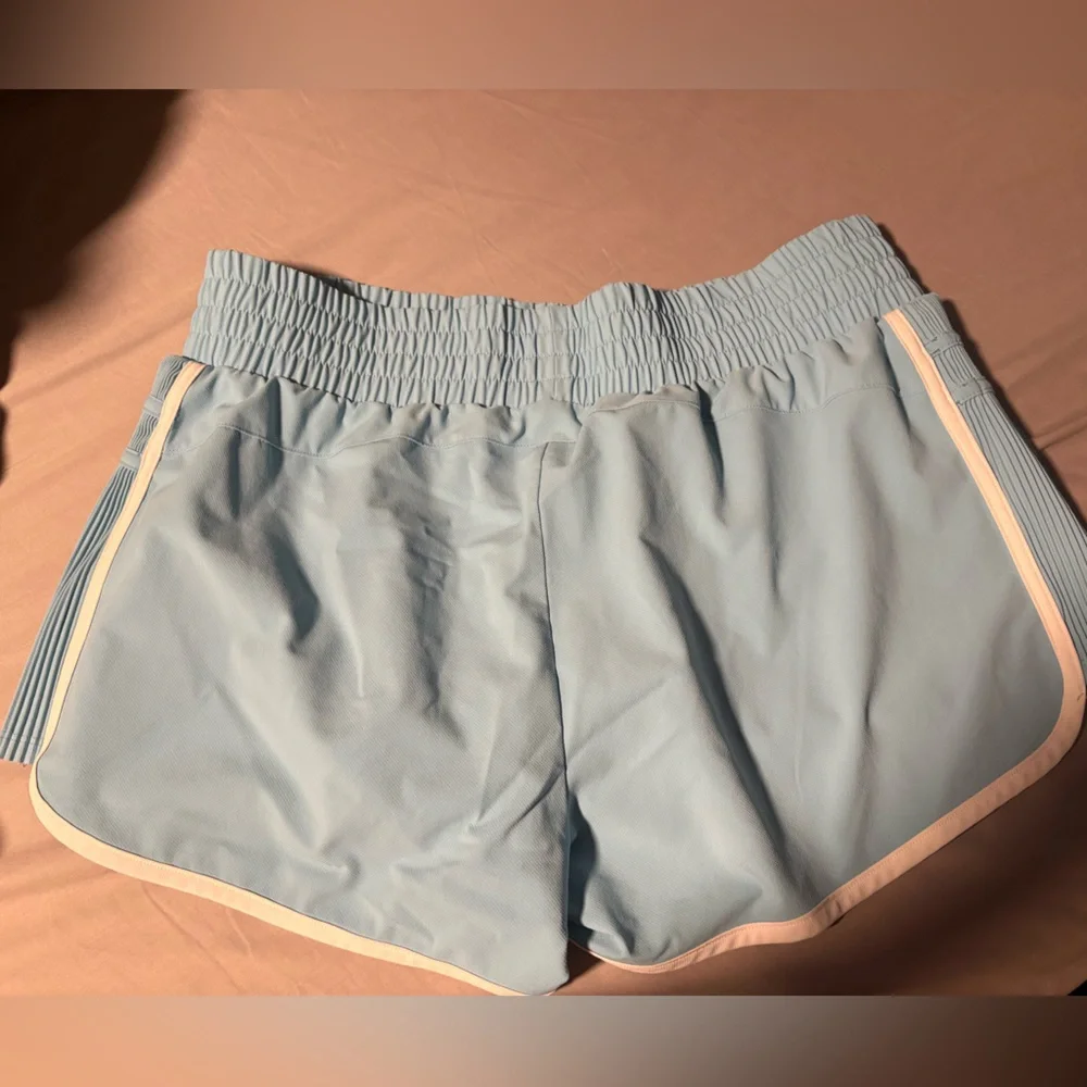 Mid Rise Shorts L - Picture 3 of 4